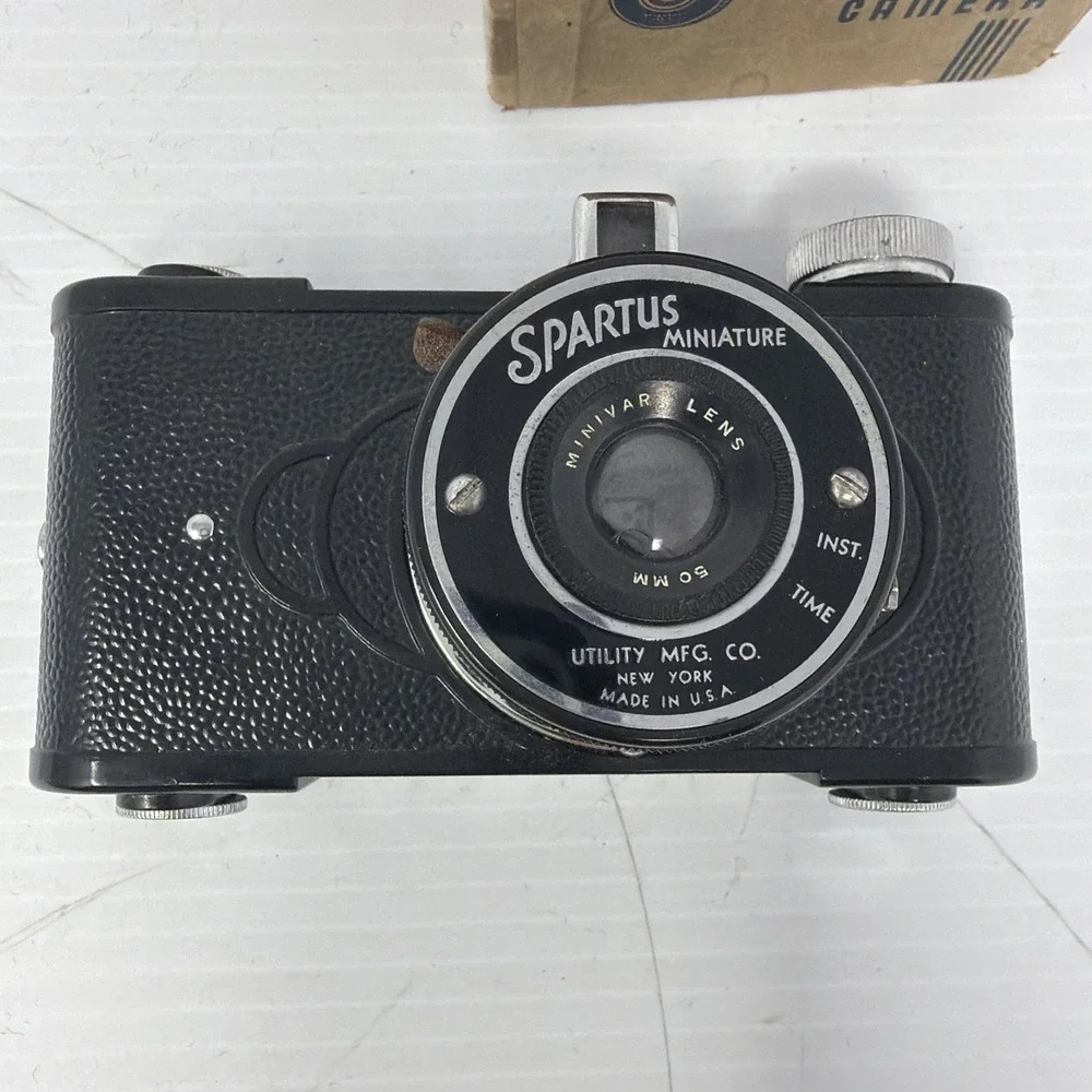 Spartus Falcon Bakelite Miniature 127 Film Camera Utility Mfg W/ Box And Manual